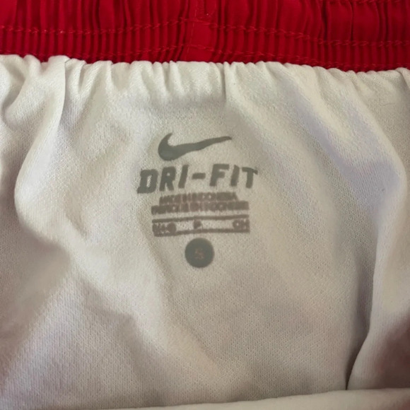 Women’s Dri-fit Nike red shorts Small - Picture 3 of 4